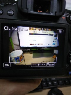 新买的6D相机拍片时四周显示黑圈