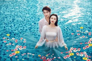 泳池婚纱--修图：张爱春（亳州）